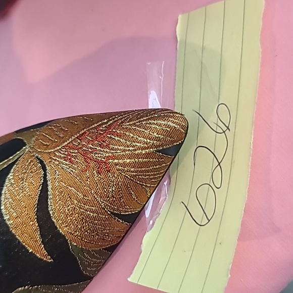 Charles by Charles David flower pump sz.8 - Picture 4 of 4